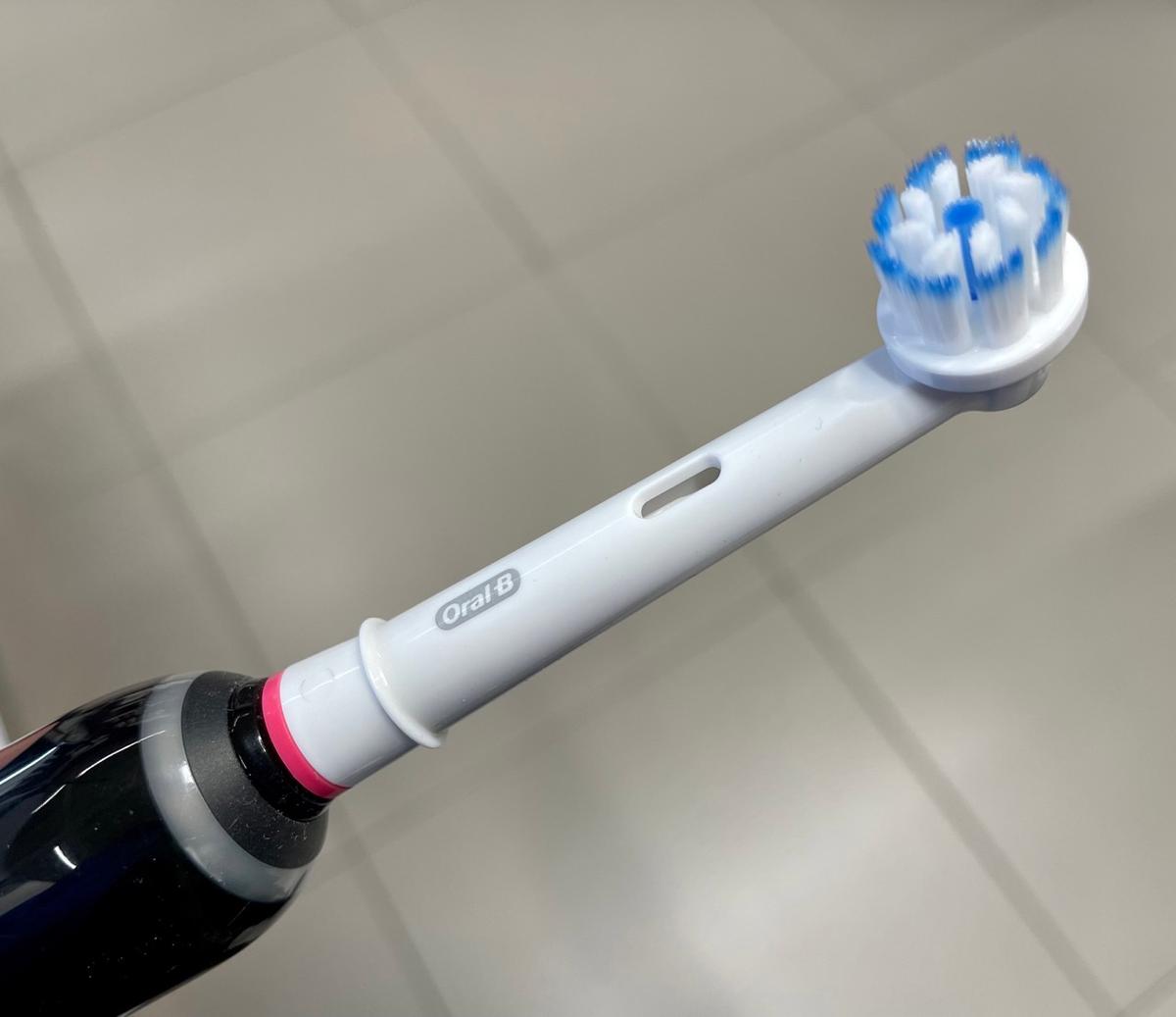 Crossaction tandborthuvud på Oral-B 3000